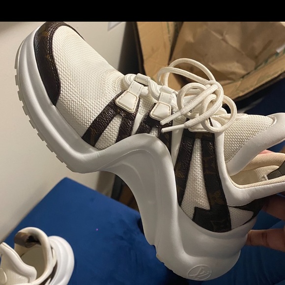 Louis Vuitton Arch Sneakers - Picture 2 of 3